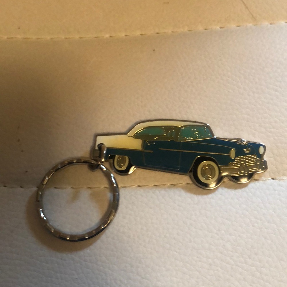 Vintage Car Keychains Set - Picture 1 of 5